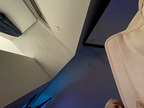 whitechocolate100M: απευθείας συνομιλία ΧΧΧ