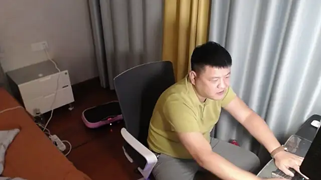 zhang1118's Live XXX Chat