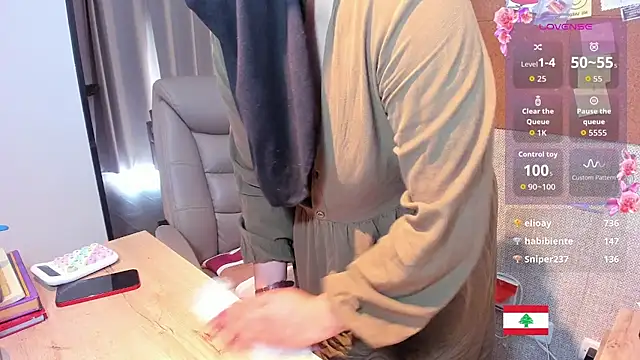 XXX chat uživo modela Marjane
