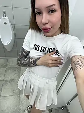 Chatroom XXX en direct de babydolll