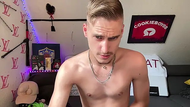 צ'אט XXX בשידור חי של Cookieboy88