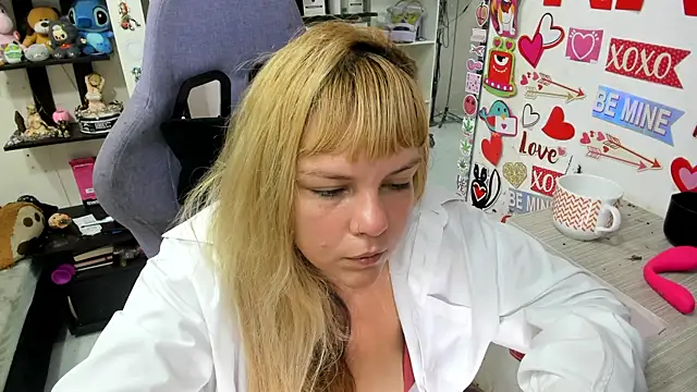 allsson_queen Adlı Modelin Canlı XXX Sohbeti