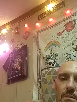 ClydeCan409 live XXX chat