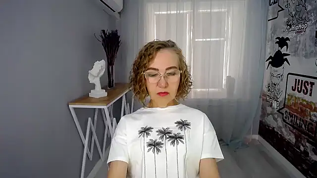 queen_a_n_i's Live XXX Chat