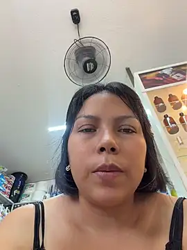 ISABELLA__LUNA: απευθείας συνομιλία ΧΧΧ