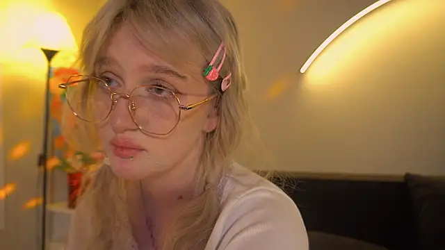 Онлайн чат XXX ELLIEJAY
