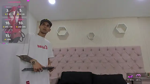 IzzyHiltton_ 现场XXX聊天