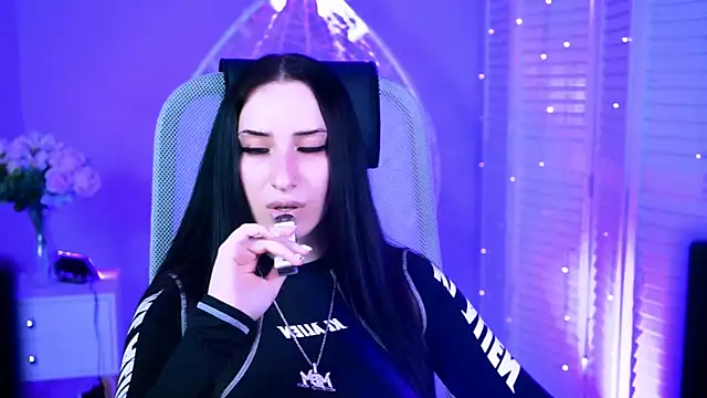 Chat XXX en directo de MonicaLowes