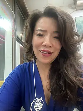 anna_kk élő XXX-chatje