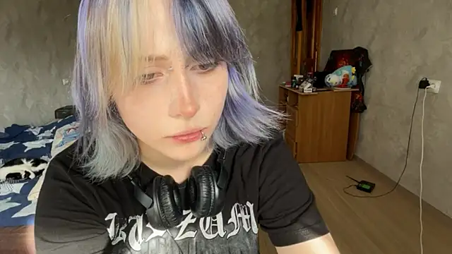 Shinecirtus22's Live XXX Chat