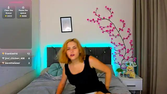 Živý XXX chat DellaRows