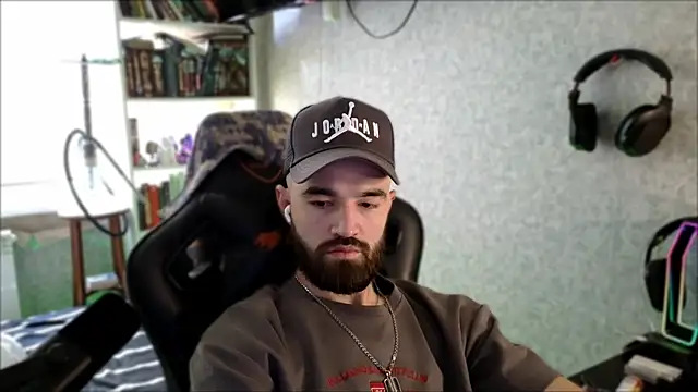 צ'אט XXX בשידור חי של _Serious_Man