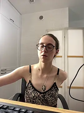 MartiniiSelenna Chat XXX live