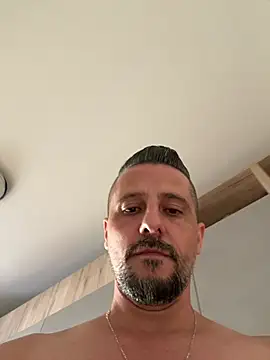 Онлайн чат XXX InsaneMattt