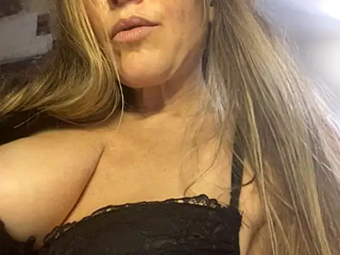 yourgirlfriendnextdoor live XXX chat