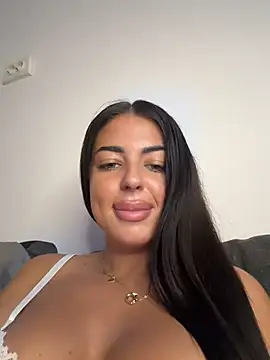 OlyviaDelight live XXX chat