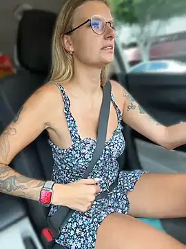 Betsy Chat XXX in diretta