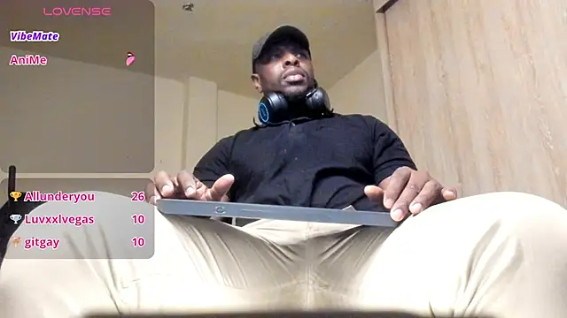 XXX chat uživo modela thomas_santtos1