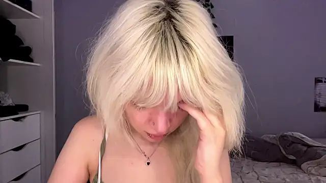 CoralBarra Adlı Modelin Canlı XXX Sohbeti