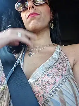 צ'אט XXX בשידור חי של misscectito13
