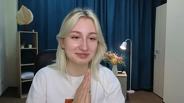 LishaNuding Chat XXX in diretta