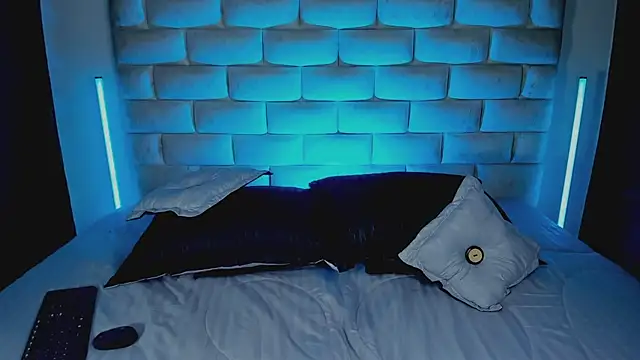 XXX chat uživo modela HollyGrey_