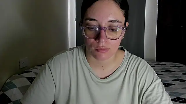atenas_05_'s Live XXX Chat