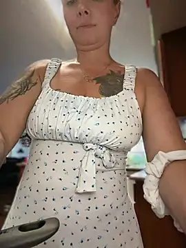 MarlaFknSinger's Live XXX Chat