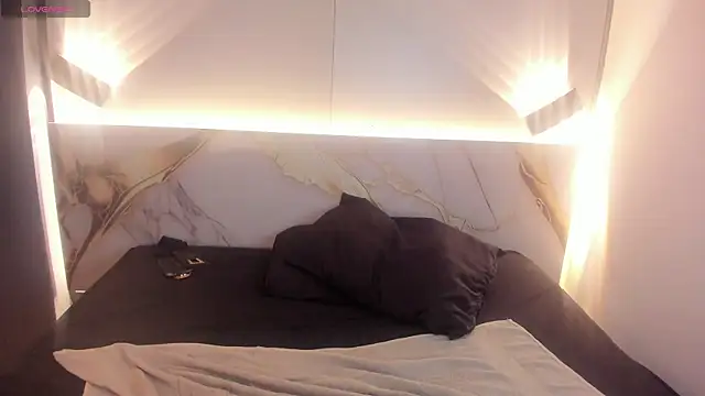 ElliotNoir Live XXX-chat
