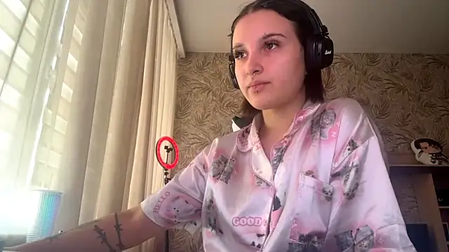 SharikaBabecki Adlı Modelin Canlı XXX Sohbeti