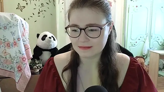 LucyZeph Adlı Modelin Canlı XXX Sohbeti