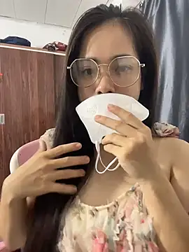 Clara8899 现场XXX聊天