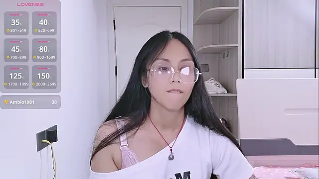 yishan-22's Live XXX Chat