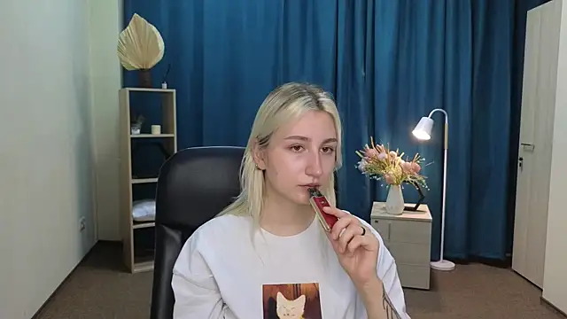 LishaNuding's Live XXX Chat