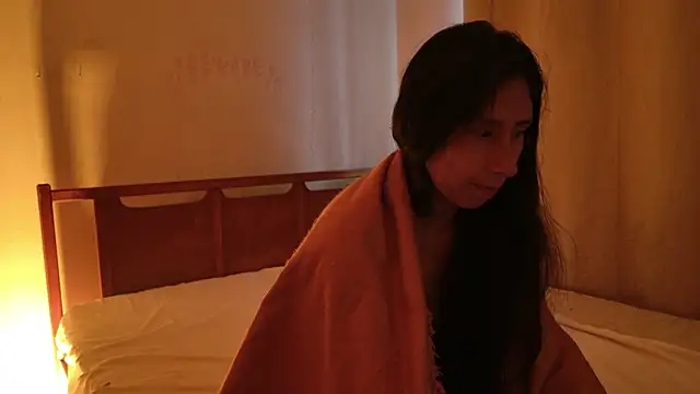 MoonLipsON-'s Live XXX Chat