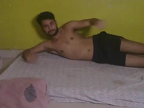 Stubborndesiboy live XXX chat