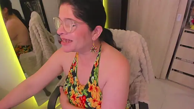 BellaFlaming's Live XXX Chat