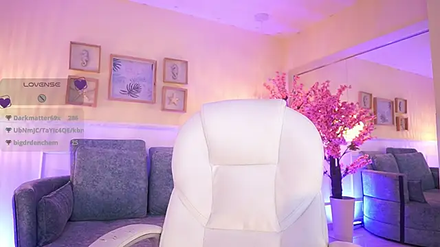MeganLowell's Live XXX Chat