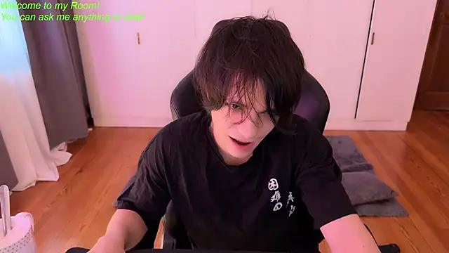 SasukeUhchiaa Webcam Show