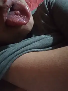 Luzz12 Adlı Modelin Canlı XXX Sohbeti