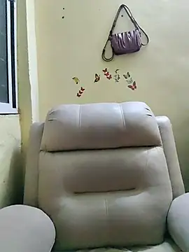Shreya-telugupilla's Live XXX Chat