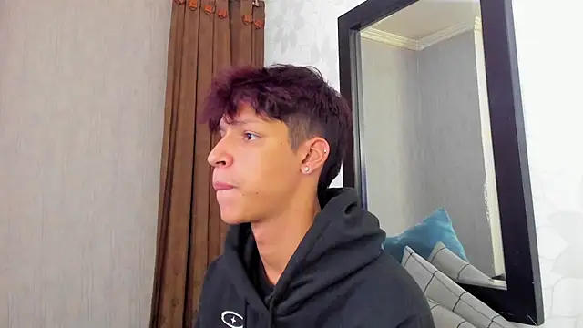 Ethan_qop Adlı Modelin Canlı XXX Sohbeti