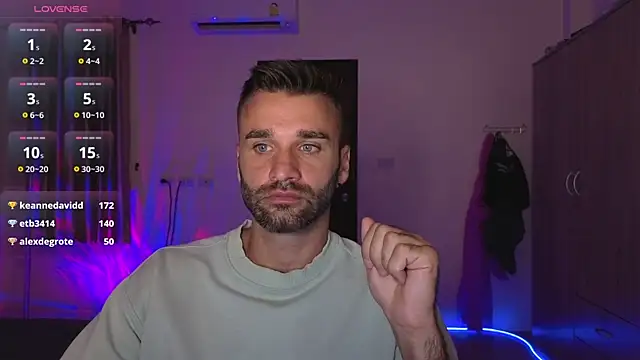 DaddySlava 现场XXX聊天