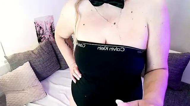 MissPuschel Live XXX-chat