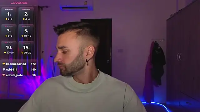 دردشة DaddySlava الجنسية المباشرة