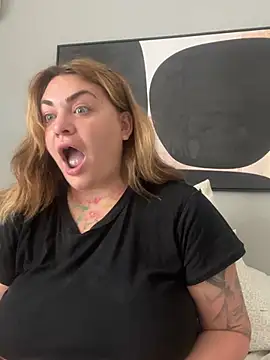 Chatroom XXX en direct de HeyBABYGIRL
