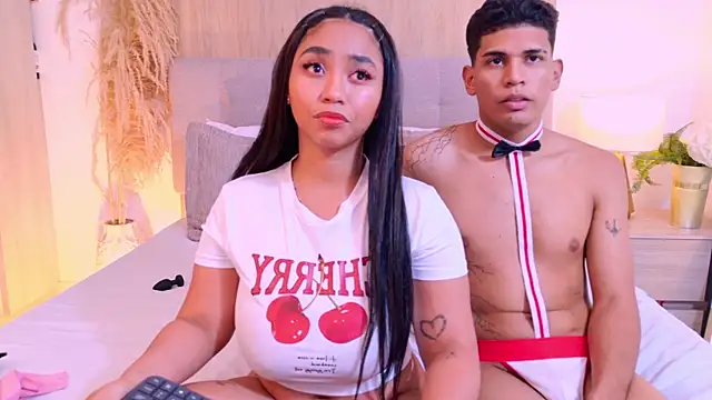Chat +18 de RoseAndDominic ao vivo
