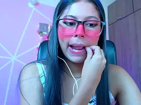 _ALLYSON18_'s Live XXX Chat
