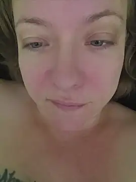 julimonroe's Live XXX Chat