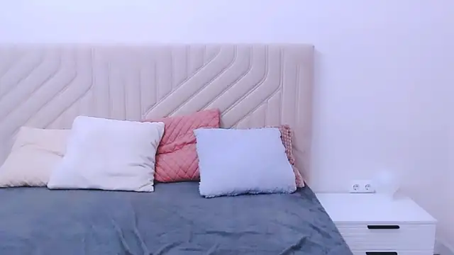 Živý XXX chat BURNING-BRUNETKA